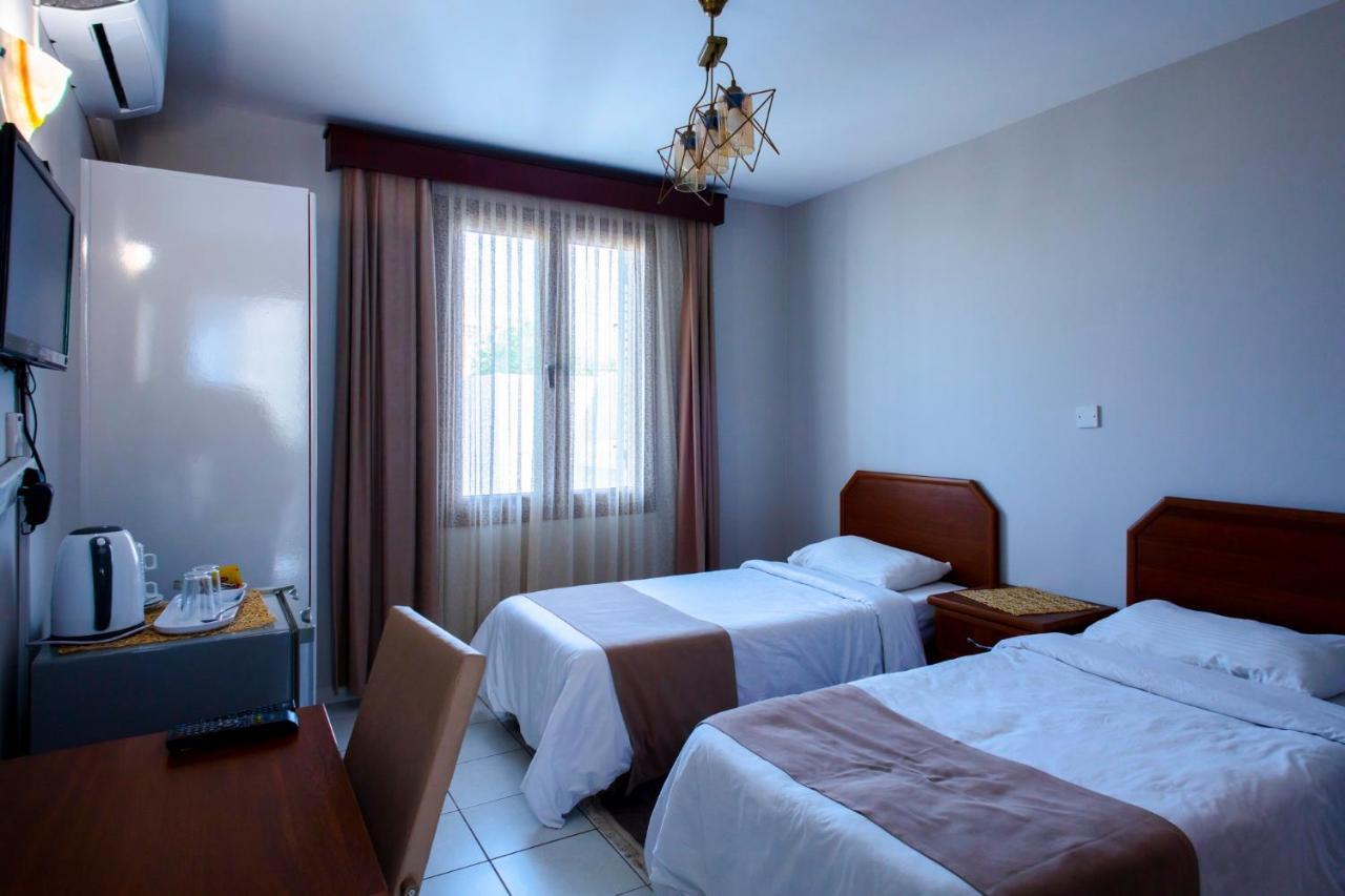 Homelike Guest House Kyrenia  Esterno foto