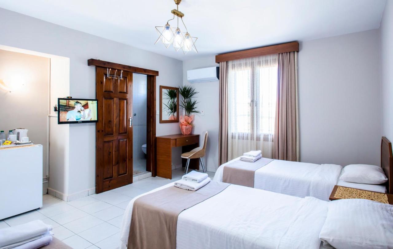 Homelike Guest House Kyrenia  Esterno foto