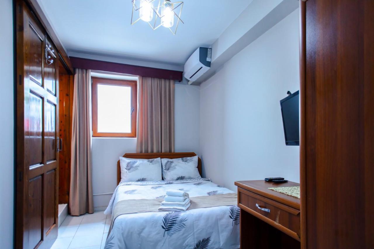 Homelike Guest House Kyrenia  Esterno foto